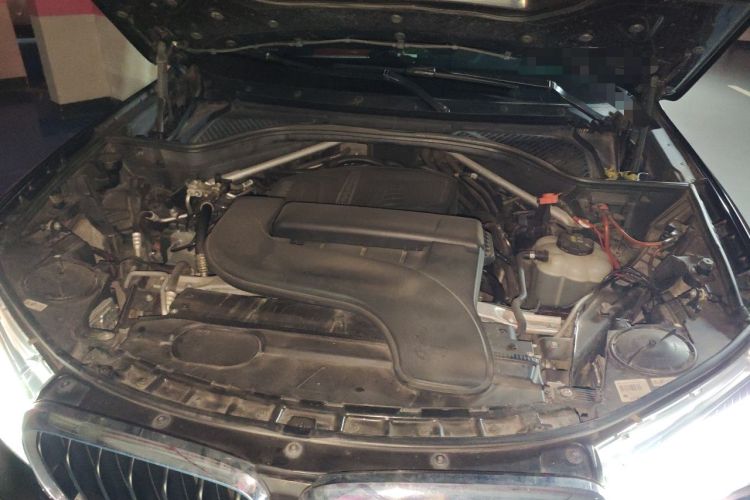 Used BMW X5 2015 xDrive28i Engine Bay