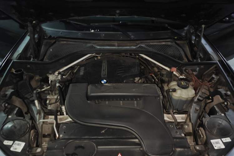 Used BMW X5 2015 xDrive28i Engine Bay
