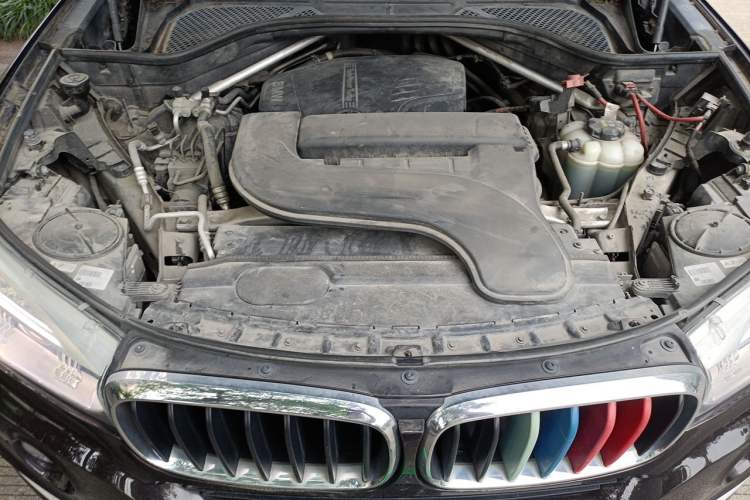 Used BMW X5 2015 xDrive28i Engine Bay