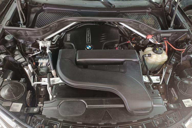 Used BMW X5 2015 xDrive28i Engine Bay