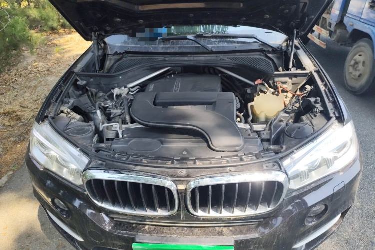 Used BMW X5 2015 xDrive28i Engine Bay