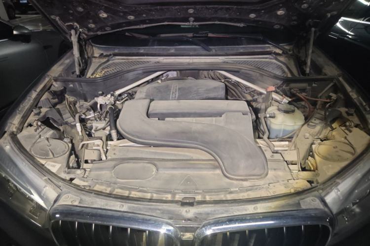 Used BMW X5 2015 xDrive28i Engine Bay