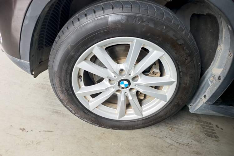Used BMW X5 2015 xDrive28i Exterior 1