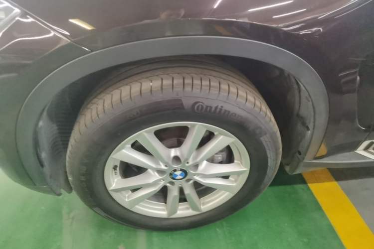 Used BMW X5 2015 xDrive28i Exterior 4