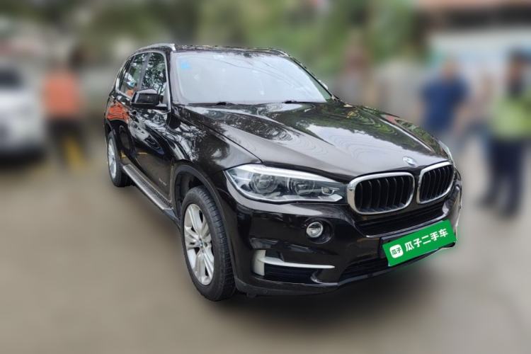 Used BMW X5  Front Right 45 Deg