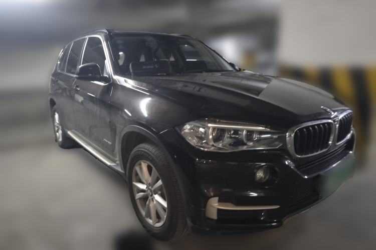 Used BMW X5 2015 xDrive28i Front Right 45 Deg