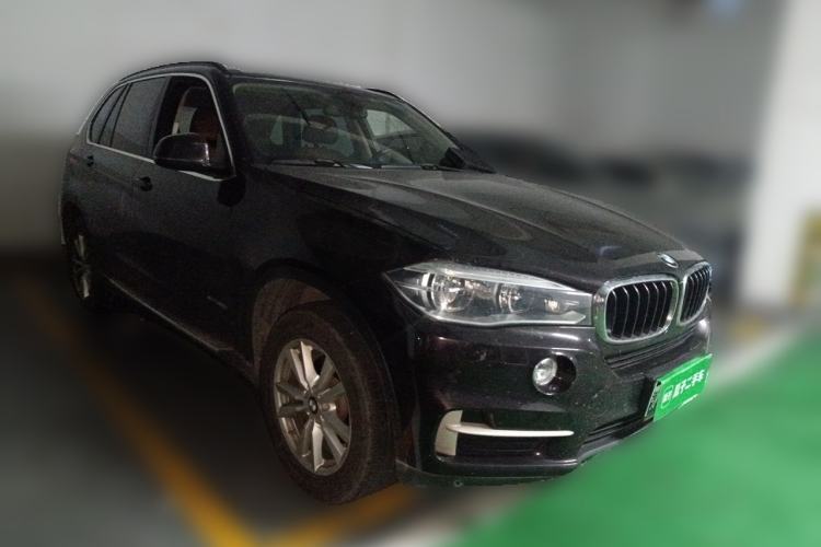 Used BMW X5 2015 xDrive28i Front Right 45 Deg