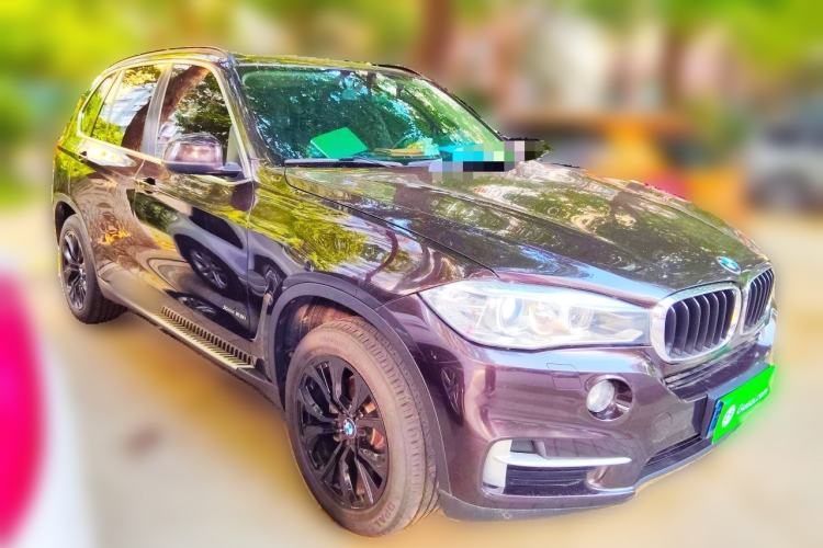 Used BMW X5 2015 xDrive28i Front Right 45 Deg