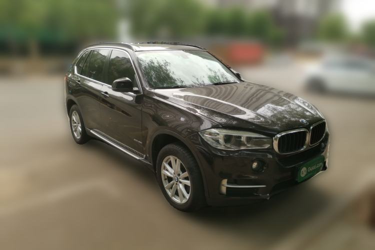 Used BMW X5 2015 xDrive28i Front Right 45 Deg