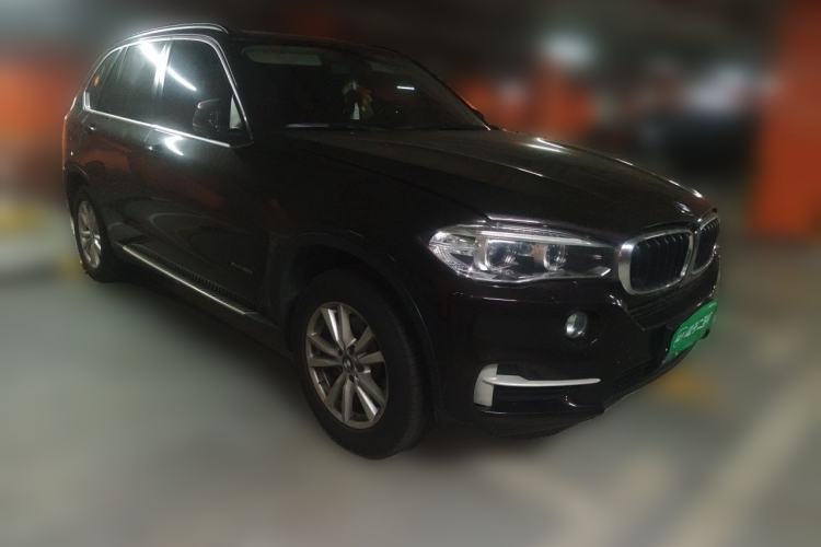 Used BMW X5 2015 xDrive28i Front Right 45 Deg