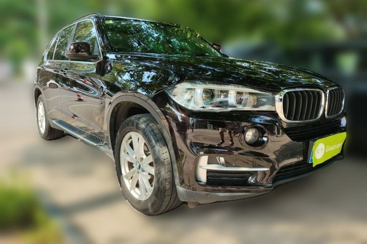 Used BMW X5 2015 xDrive28i Front Right 45 Deg