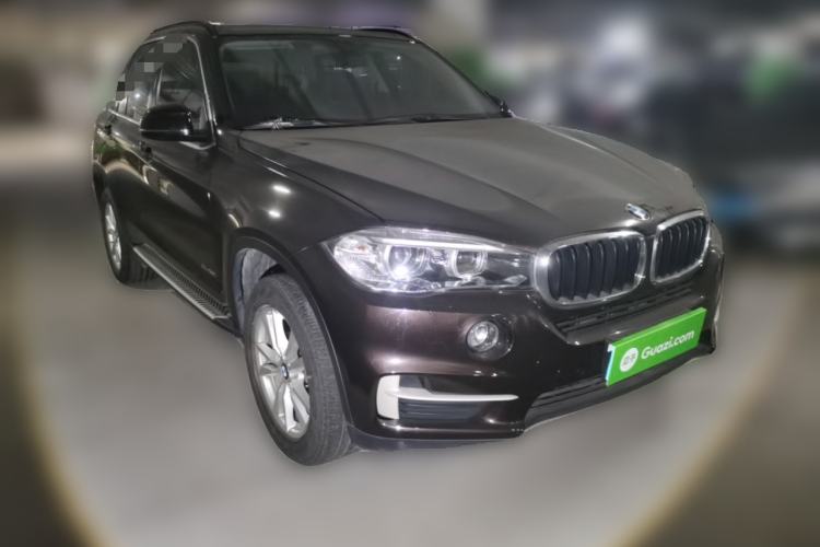 Used BMW X5 2015 xDrive28i Front Right 45 Deg