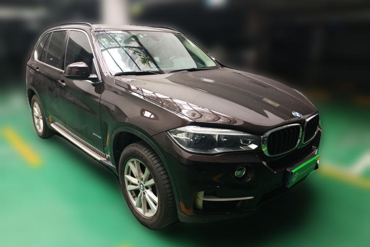 Used BMW X5 2015 xDrive28i Front Right 45 Deg