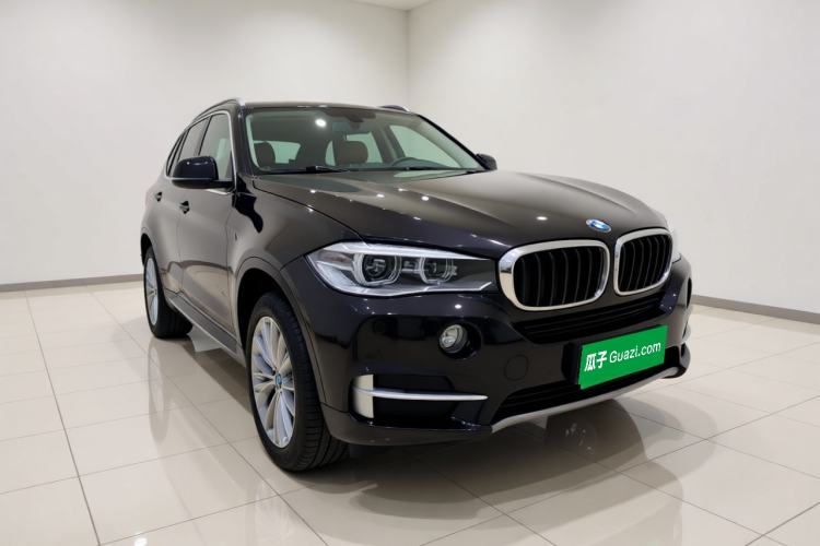 Used BMW X5 2015 xDrive28i Front Right 45 Deg