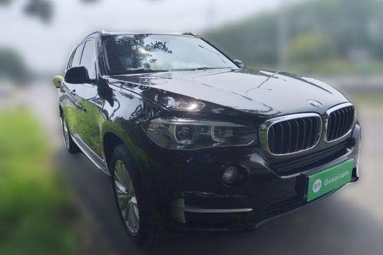 Used BMW X5 2015 xDrive28i Front Right 45 Deg