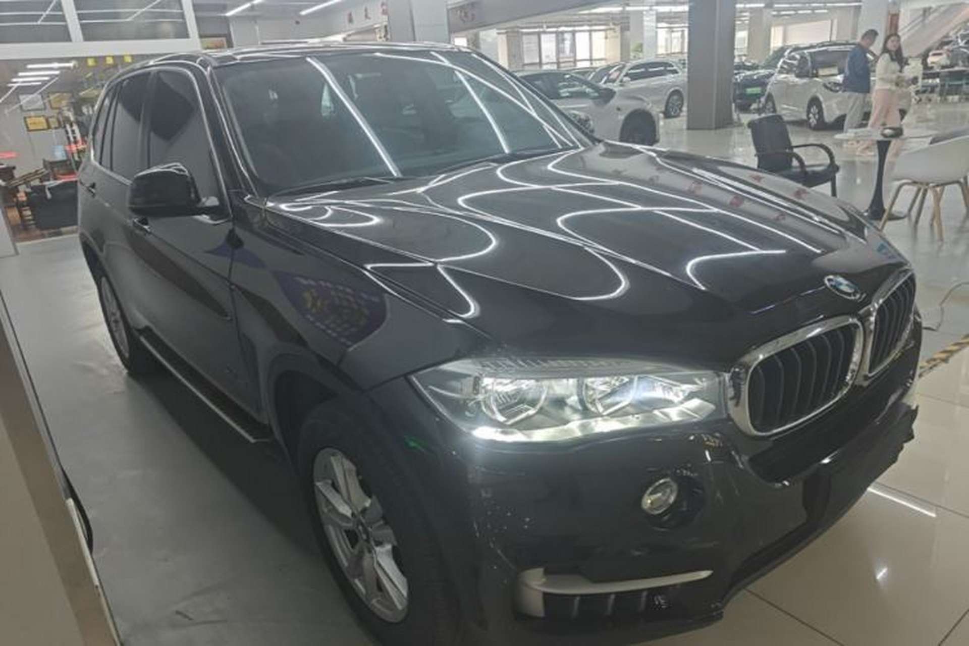 Used BMW X5 2015 xDrive35i U.S. specification Front Right 45 Deg