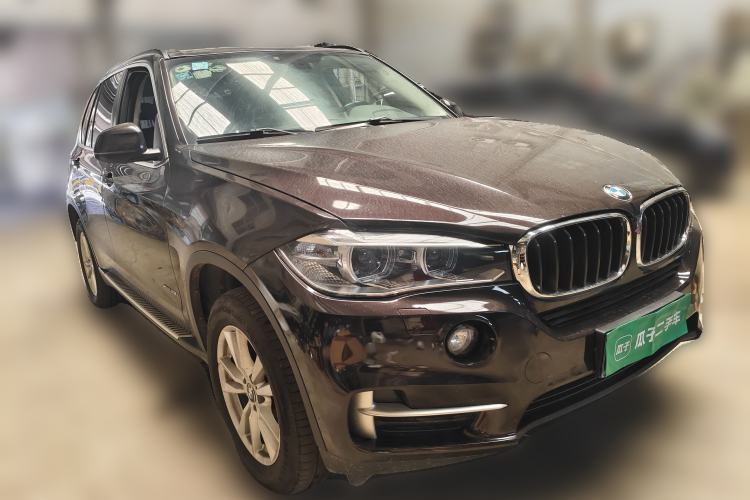Used BMW X5 2015 xDrive28i Front Right 45 Deg