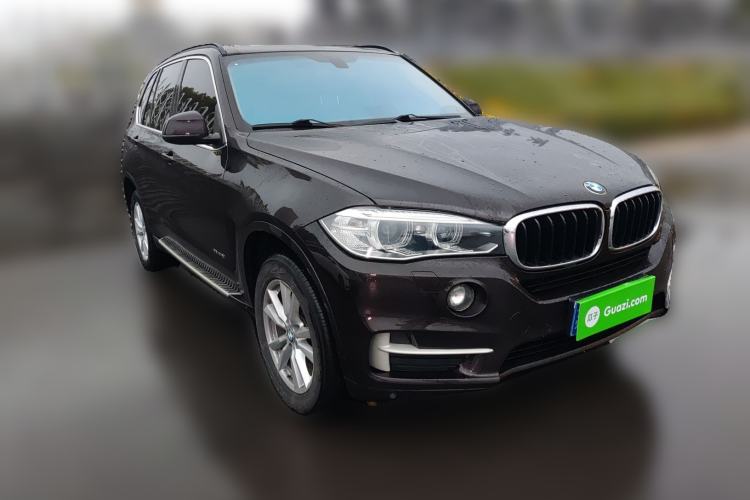Used BMW X5 2015 xDrive28i Front Right 45 Deg