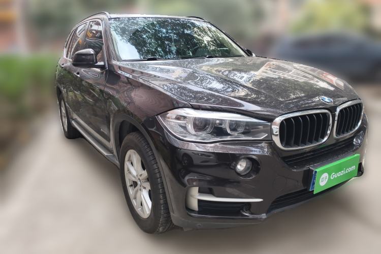 Used BMW X5 2015 xDrive28i Front Right 45 Deg