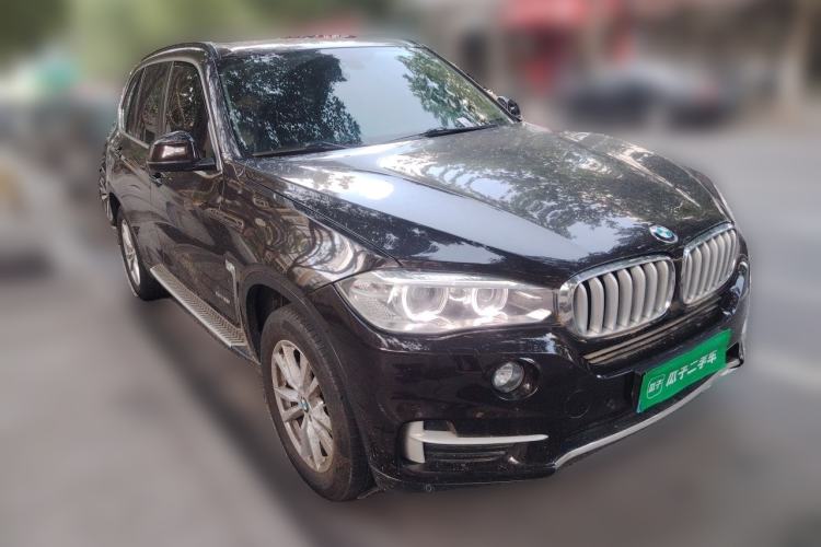 Used BMW X5 2015 xDrive28i Front Right 45 Deg