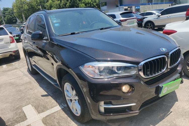 Used BMW X5 2015 xDrive28i Front Right 45 Deg