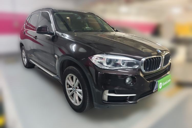 Used BMW X5 2015 xDrive28i Front Right 45 Deg