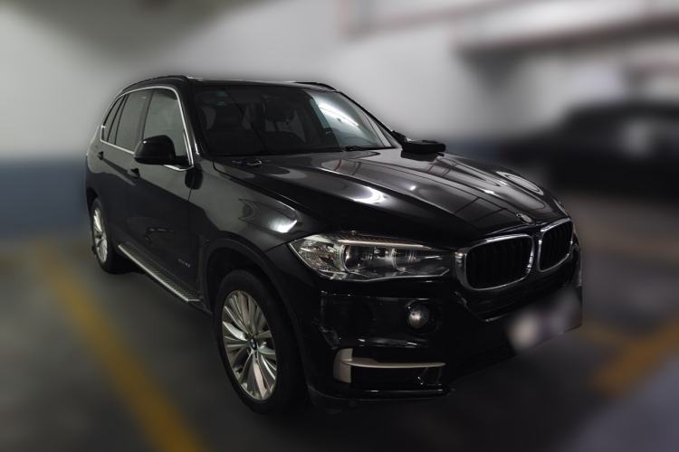 Used BMW X5 2015 xDrive28i Front Right 45 Deg