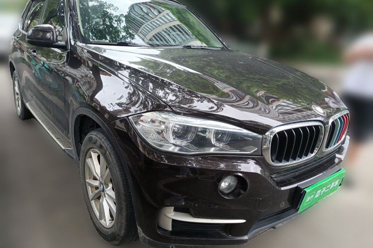 Used BMW X5 2015 xDrive28i Front Right 45 Deg