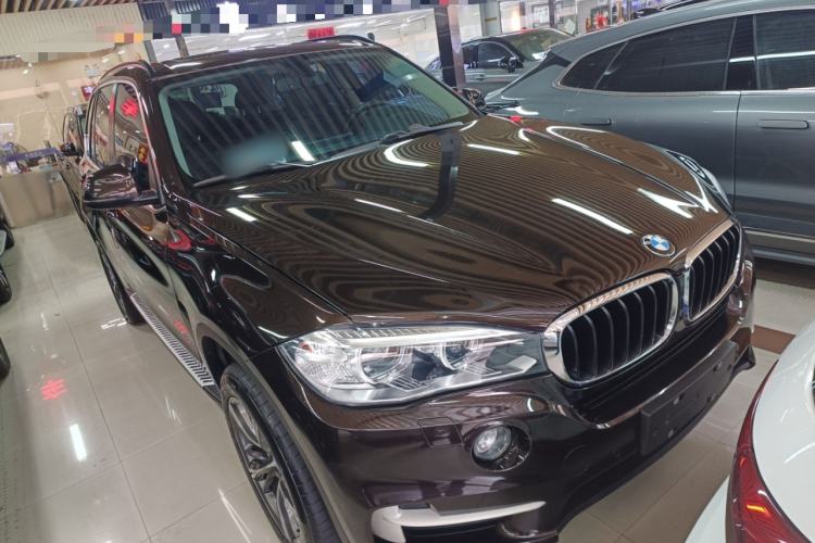 Used BMW X5 2015 xDrive28i Front Right 45 Deg