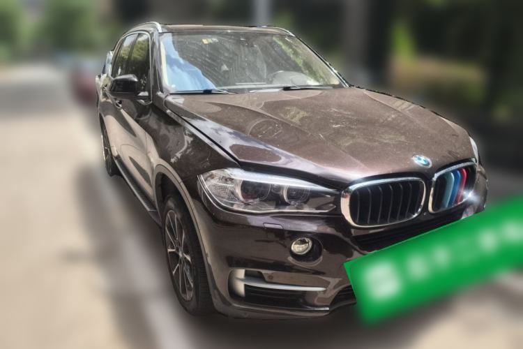 Used BMW X5  Front Right 45 Deg