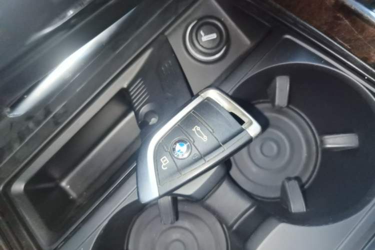 Used BMW X5 2015 xDrive28i Interior 1