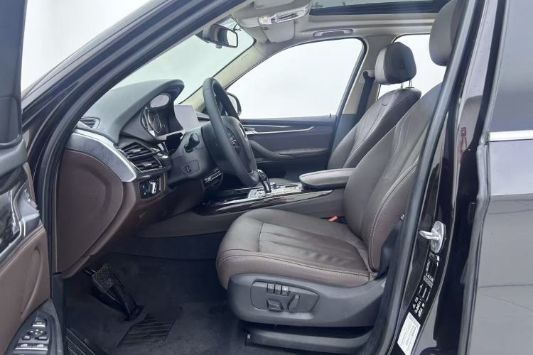 Used BMW X5 2015 xDrive28i Interior 1