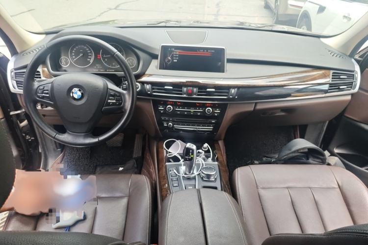 Used BMW X5 2015 xDrive28i Interior 2