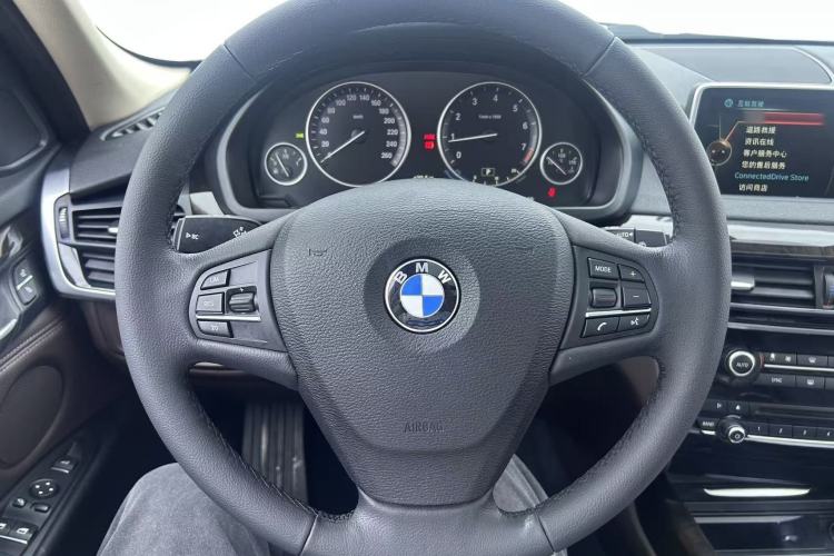 Used BMW X5 2015 xDrive28i Interior 8