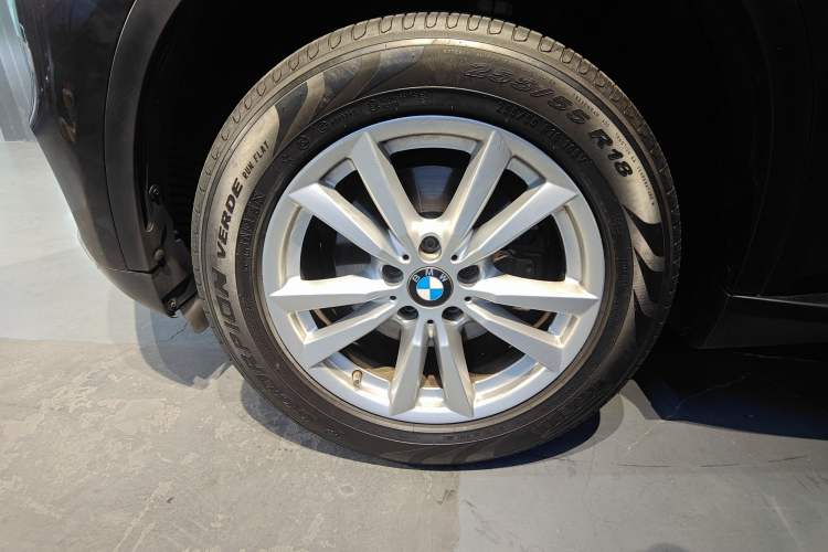 Used BMW X5 2015 xDrive35i U.S. specification Left Front Wheel Hub