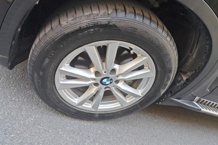 Used BMW X5 2015 xDrive28i Left Front Wheel Hub