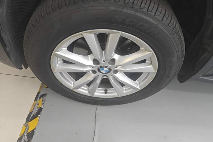 Used BMW X5 2015 xDrive35i U.S. specification Left Front Wheel Hub