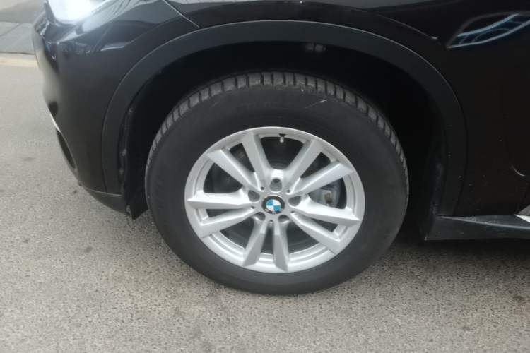 Used BMW X5 2015 xDrive28i Left Front Wheel Hub