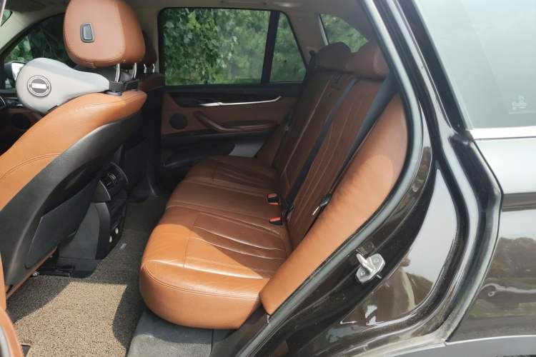 Used BMW X5 2015 xDrive28i Left Rear Seat