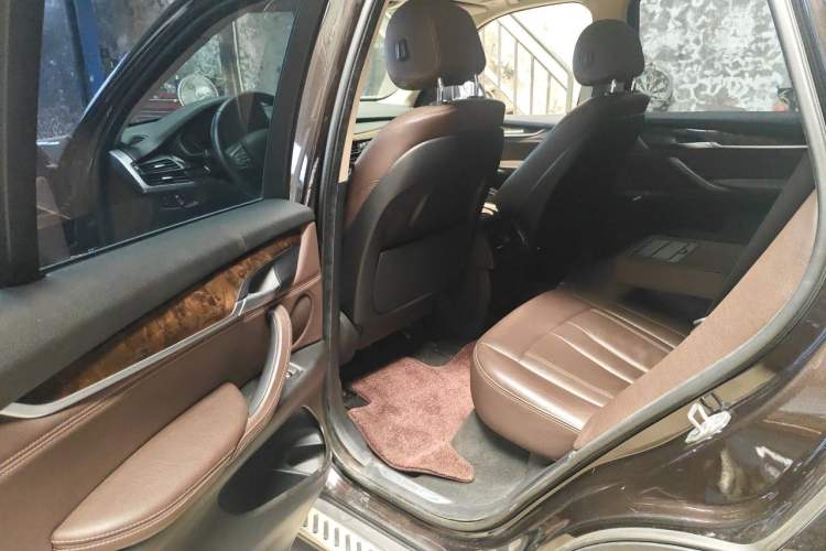 Used BMW X5 2015 xDrive28i Left Rear Seat