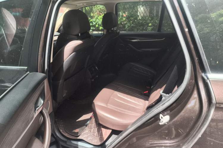 Used BMW X5  Left Rear Seat