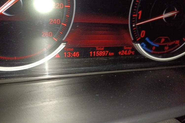 Used BMW X5 2015 xDrive35i China Limited Edition Odometer Close Up