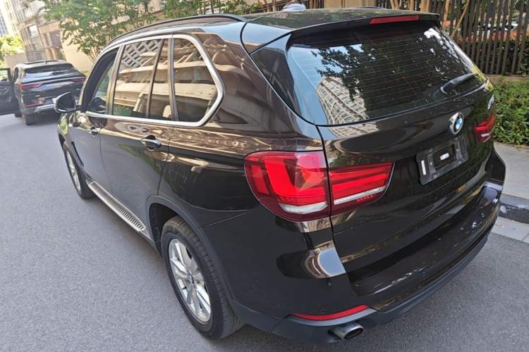 Used BMW X5 2015 xDrive28i Rear Left 45 Deg