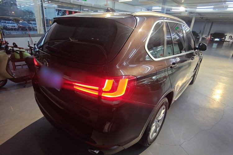Used BMW X5 2015 xDrive35i U.S. specification Rear Right 45 Deg