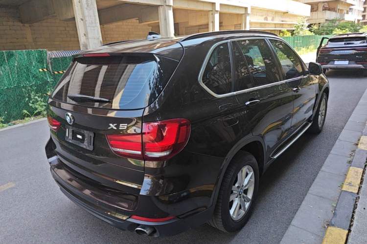 Used BMW X5 2015 xDrive28i Rear Right 45 Deg
