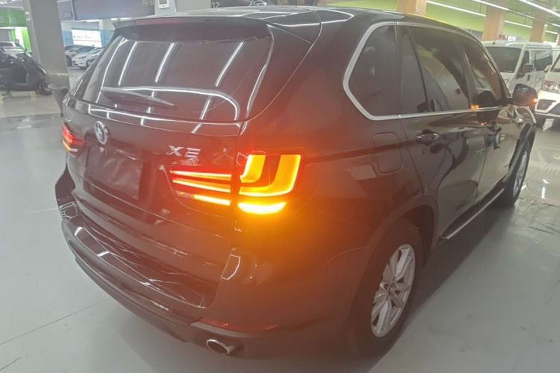 Used BMW X5 2015 xDrive35i U.S. specification Rear Right 45 Deg