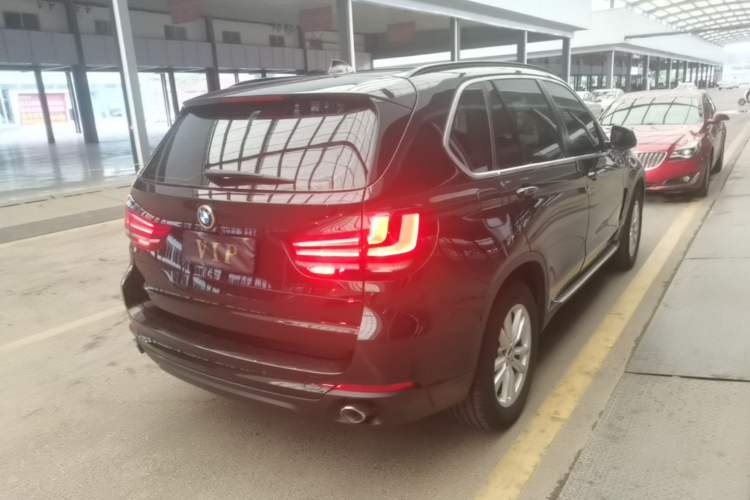 Used BMW X5 2015 xDrive28i Rear Right 45 Deg