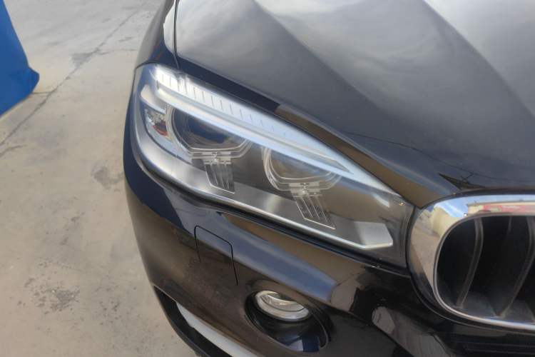 Used BMW X5 2015 xDrive28i Right Front Headlight