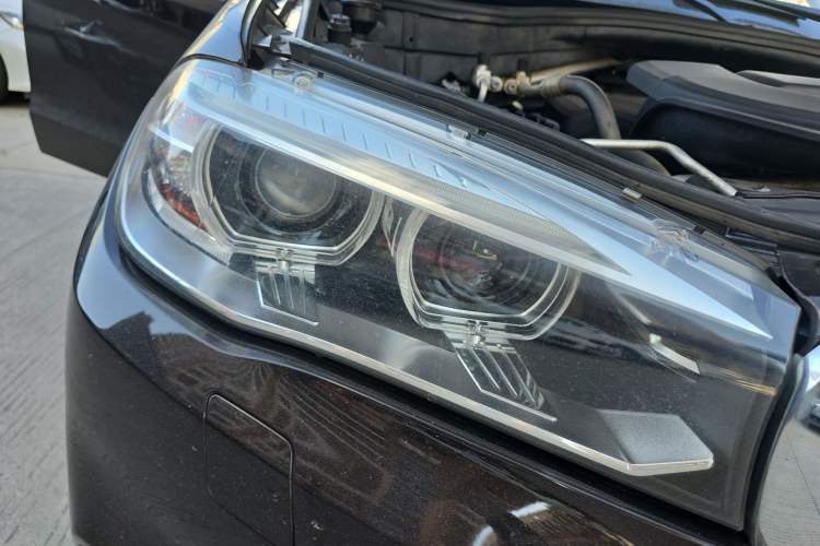Used BMW X5 2015 xDrive28i Right Front Headlight
