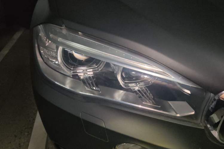 Used BMW X5 2015 xDrive28i Right Front Headlight